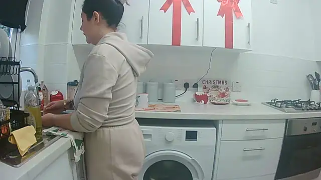 magical mia online show from December 2025 09:03:01 AM