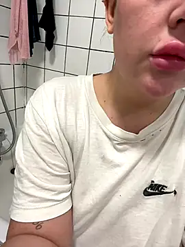 magical mia online show from November 2025 10:31:01 AM