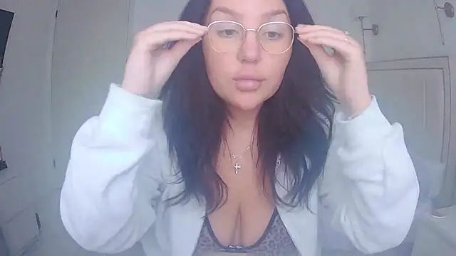 magical mia online show from April 2026 10:22:01 AM