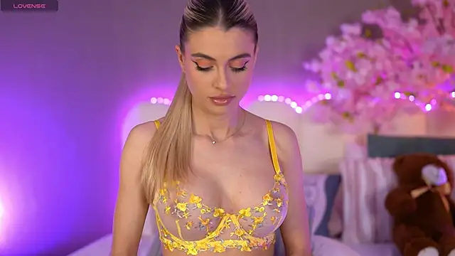 HaileyMadow online show from May 2026 07:08:02 AM