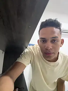Snapshot of dilan_alfonzo chatting on April 2026 11:18:02 PM dilan alfonzo online show from April 2026 11:18:02 PM