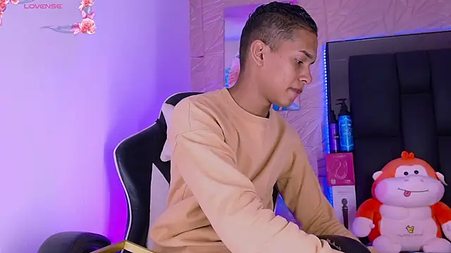 dilan alfonzo online show from April 2026 04:04:02 AM