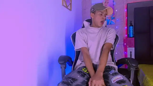 dilan alfonzo online show from November 2025 07:40:02 PM