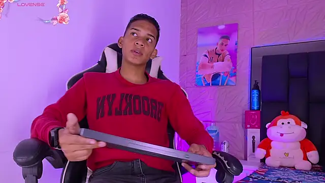 dilan alfonzo online show from April 2026 04:17:01 AM