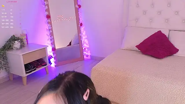 little kawaiigirl  online show from May 2026 03:45:02 AM