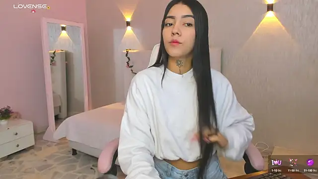 miagomezweb1 online show from February 2025 01:01:01 PM