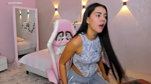miagomezweb1 online show from February 2025 12:39:02 PM