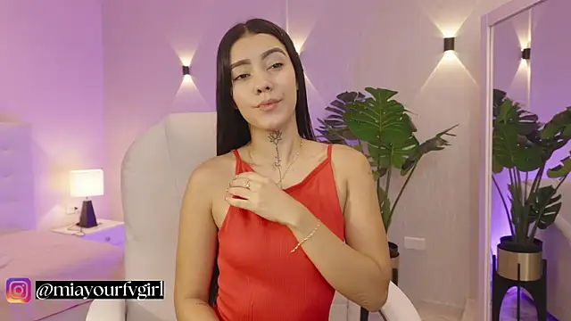 miagomezweb1 online show from October 2025 01:30:02 PM