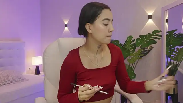 miagomezweb1 online show from November 2025 01:00:02 PM