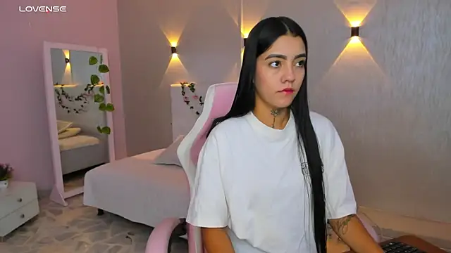 miagomezweb1 online show from March 2025 12:34:01 PM