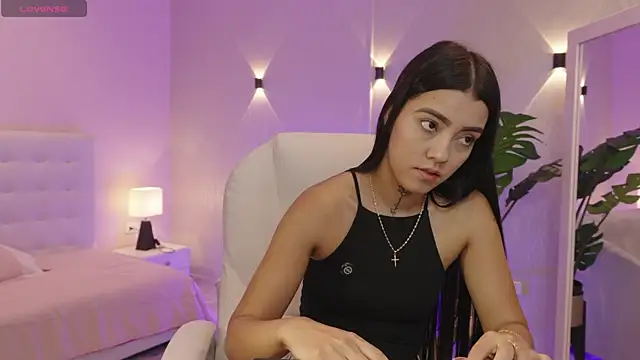 miagomezweb1 online show from October 2025 12:50:01 PM