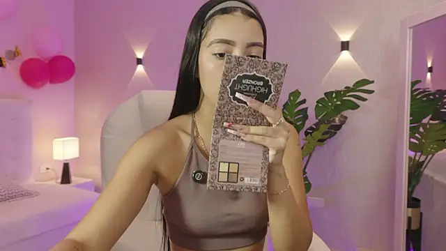 miagomezweb1 online show from November 2025 01:44:02 PM