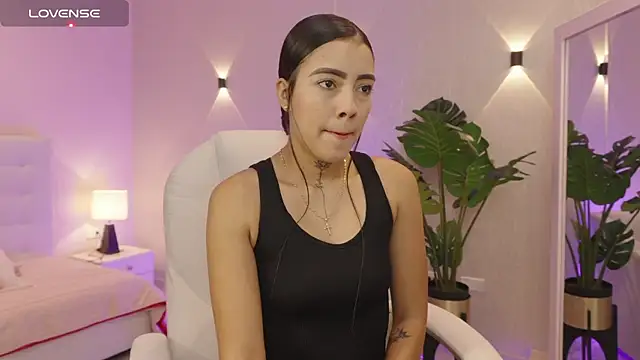 miagomezweb1 online show from October 2025 01:34:02 PM