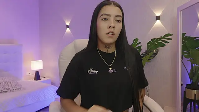 miagomezweb1 online show from November 2025 02:39:02 PM