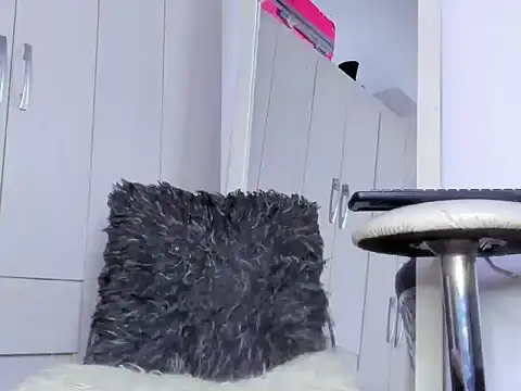 Kendall Hotsexy x online show from April 2026 03:25:02 AM