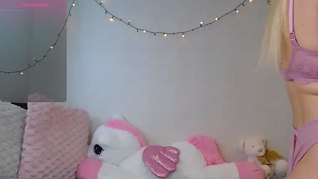 Nicole blonde0 online show from October 2025 10:28:01 AM