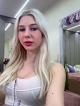 Snapshot of Yanna_miana chatting on October 2025 06:28:01 AM Yanna miana online show from October 2025 06:28:01 AM