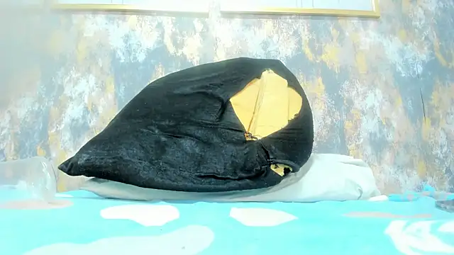 MonicaSchwartz online show from December 2025 09:00:01 AM