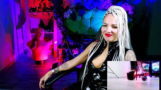 MonicaMaxwel online show from November 2025 10:52:01 AM