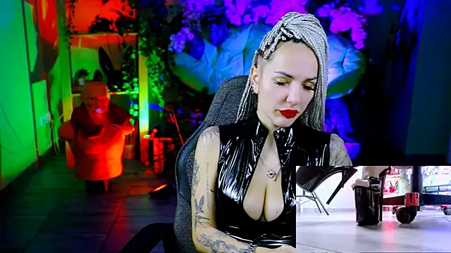 MonicaMaxwel online show from January 2026 11:02:02 AM