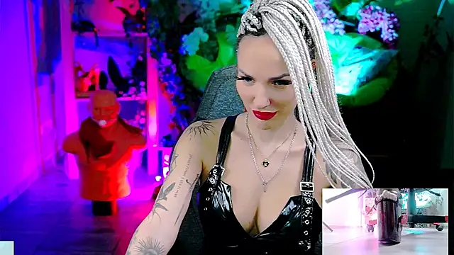 MonicaMaxwel online show from December 2025 10:43:01 AM