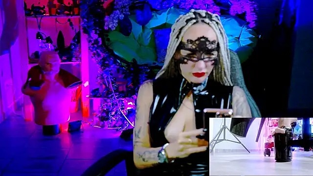 MonicaMaxwel online show from November 2025 11:32:02 AM