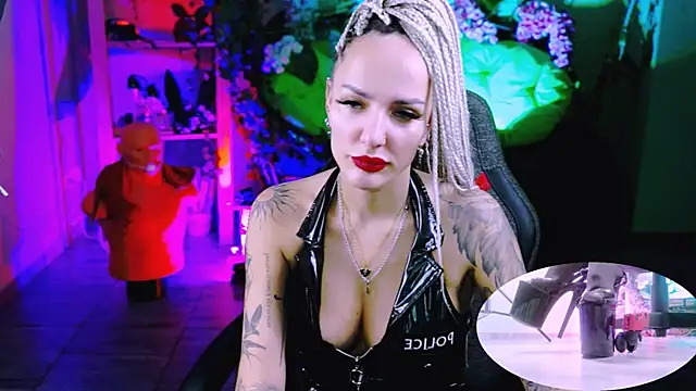 MonicaMaxwel online show from December 2025 11:12:01 AM