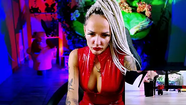 Snapshot of MonicaMaxwel chatting on October 2025 11:11:02 AM MonicaMaxwel online show from October 2025 11:11:02 AM