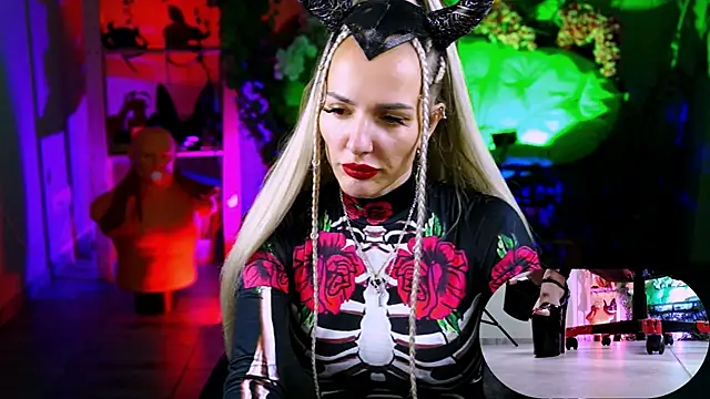 MonicaMaxwel online show from October 2025 11:51:02 AM