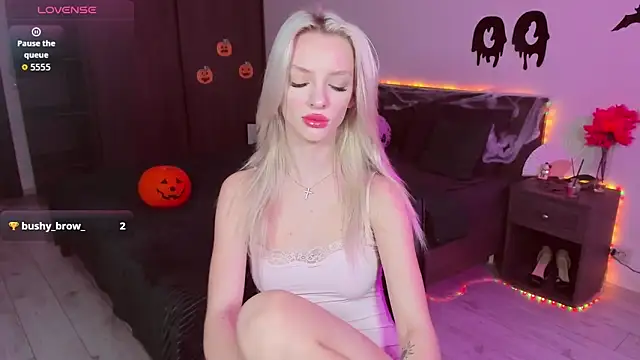 AleksaBlonde online show from November 2025 05:34:02 AM