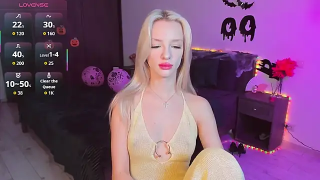 AleksaBlonde online show from October 2025 05:17:02 AM