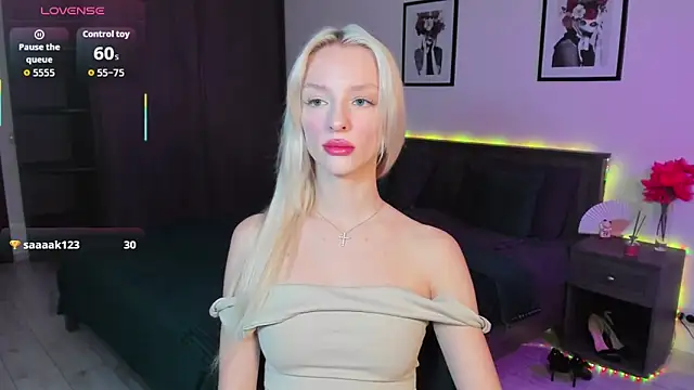 Snapshot of AleksaBlonde chatting on September 2025 05:52:02 AM AleksaBlonde online show from September 2025 05:52:02 AM
