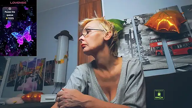 HelgaHimmell online show from November 2025 10:49:02 AM