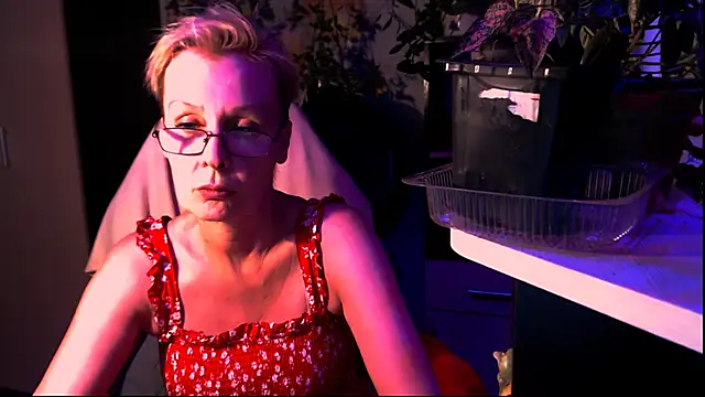 HelgaHimmell online show from June 2026 07:35:02 PM