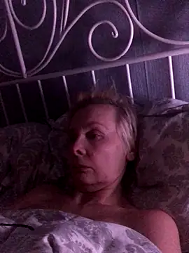 HelgaHimmell online show from December 2025 10:47:01 PM