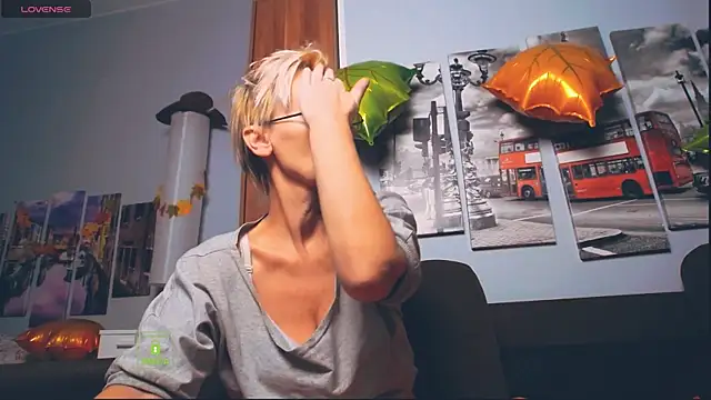 HelgaHimmell online show from November 2025 11:42:01 AM