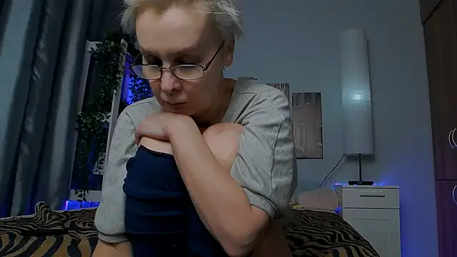Snapshot of HelgaHimmell chatting on January 2025 01:19:01 AM HelgaHimmell online show from January 2025 01:19:01 AM