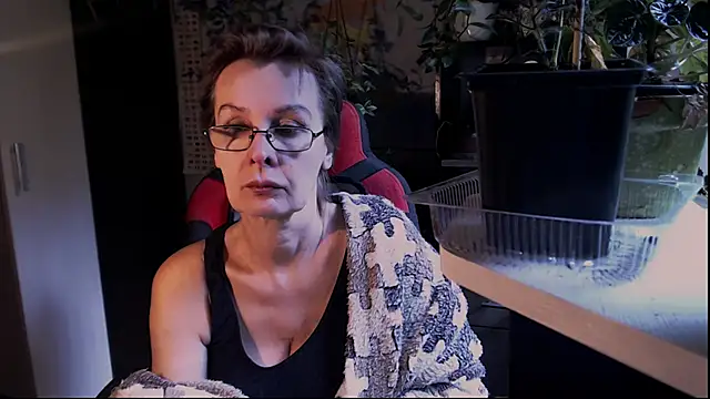 Snapshot of HelgaHimmell chatting on May 2026 01:28:01 PM HelgaHimmell online show from May 2026 01:28:01 PM