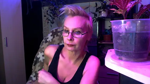 HelgaHimmell online show from April 2026 09:32:01 PM