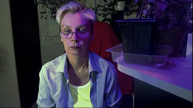 HelgaHimmell online show from July 2026 10:42:01 PM