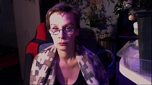 Snapshot of HelgaHimmell chatting on May 2026 07:14:01 PM HelgaHimmell online show from May 2026 07:14:01 PM