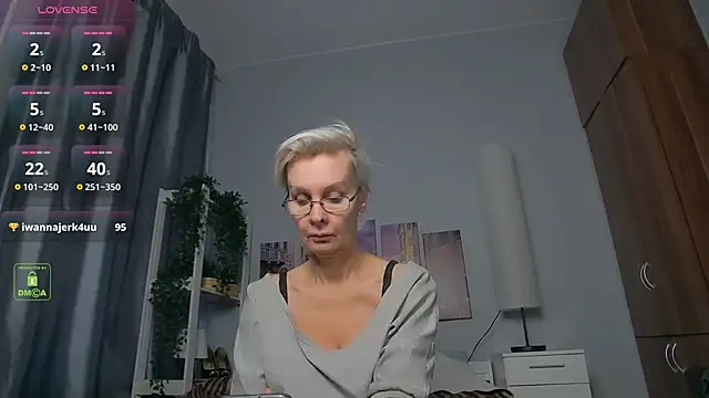 Snapshot of HelgaHimmell chatting on February 2025 06:45:02 AM HelgaHimmell online show from February 2025 06:45:02 AM