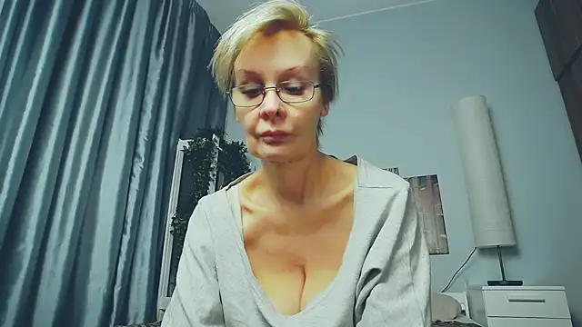 Snapshot of HelgaHimmell chatting on March 2025 10:08:02 PM HelgaHimmell online show from March 2025 10:08:02 PM