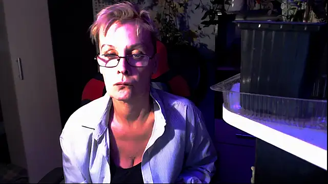 Snapshot of HelgaHimmell chatting on June 2026 08:30:01 PM HelgaHimmell online show from June 2026 08:30:01 PM