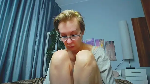 Snapshot of HelgaHimmell chatting on March 2025 01:12:01 AM HelgaHimmell online show from March 2025 01:12:01 AM