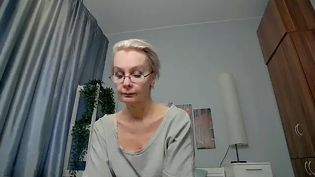 Snapshot of HelgaHimmell chatting on March 2025 07:13:02 AM HelgaHimmell online show from March 2025 07:13:02 AM
