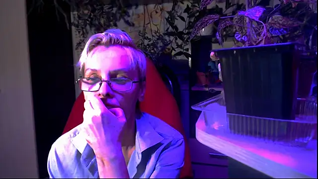 HelgaHimmell online show from August 2026 08:04:01 PM