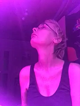 HelgaHimmell online show from December 2025 01:01:02 PM