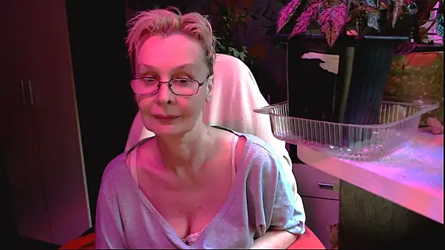 HelgaHimmell online show from June 2026 05:24:01 PM