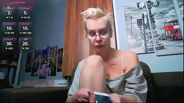 HelgaHimmell online show from March 2026 04:40:01 PM